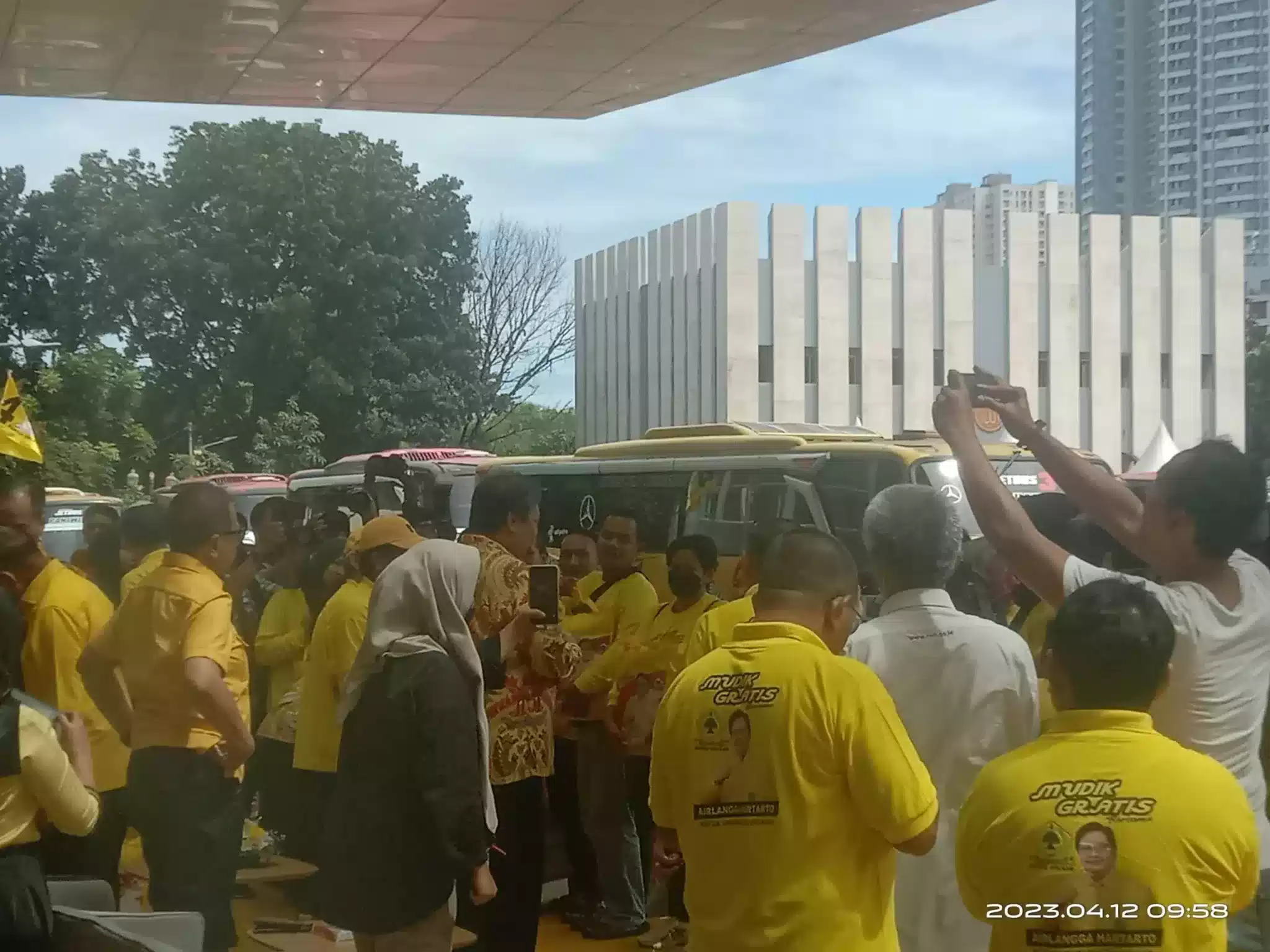 Mudik Bareng Partai Golkar 10 Bus Gratis Diberangkatkan I Teras Media