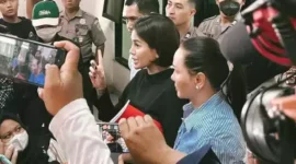 Keterangan foto : Artis Nikita Mirzani saat wawancara oleh awak media di PN Serang Banten, Minggu (9/4/2023) (Intragram/Nikita Mirzani)
