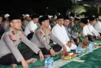 Keterangan foto : Kapolda Banten Irjen Pol Prof. Dr. Rudy Heriyanto didampingi Wakapolda Banten Brigjen Pol M. Sabilul Alif serta PJU Polda Banten, Danrem 064/MY Brigjen TNI Tatang Subarna, ketua umum pengurus besar Mathla’ul Anwar K.H Embay Mulya Syarief, ketua umum MUI Banten K.H TB Hamdi Ma’ani, tokoh agama, Forkopimda, serta diikuti personel jajaran Polda Banten, Kamis (13/4/2023)