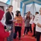 Bupati Tangerang A. Zaki Iskandar mengajak langsung delegasi Amerika Serikat tersebut berkeliling di pemukiman dan interaksi dengan masyarakat Desa Kayu Bongkok. Rabu, (5/4)