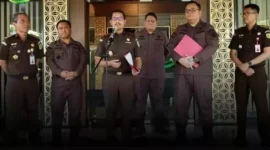 Keterangan Foto: konferensi pers di gedung Kejati Banten.Kamis, (13/4)