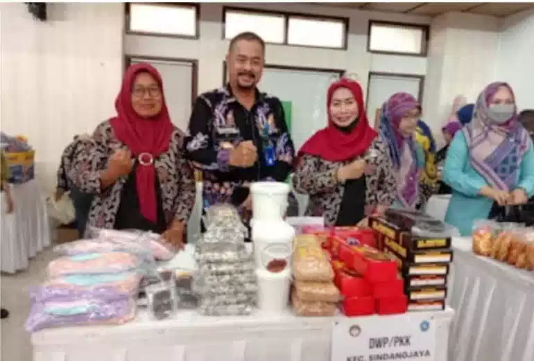 Stand Bazar Kecamatan Sindang Jaya Ikut Meriahkan Bazar Ramadhan DWP TP PKK I Teras Media