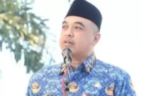 Bupati Zaki memberikan amanat upacara hari kesadaran nasional tingkat Kabupaten Tangerang di Lapangan Maulana Yudha Negara, Puspemkab. Tangerang Senin (17/4/23).