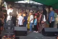 Foto : Kegiatan Organisasi Gempur Desa Kayu Agung' Sepatan Menggelar Santunan Kepada Anak Yatim-piatu di Hari Idul Fitri 1444 H pada Minggu,(23/4).