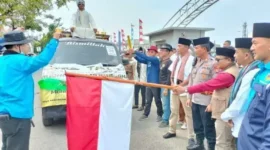 Didampingi Camat, Kapolsek beserta OKP KNPI dan Karang Taruna Ketua DPRD Kabupaten Tangerang Kholid Ismail Buka Festival Tabuh Beduk Tingkat Kecamatan Teluknaga ke 32 pada Sabtu (29/4/2023).