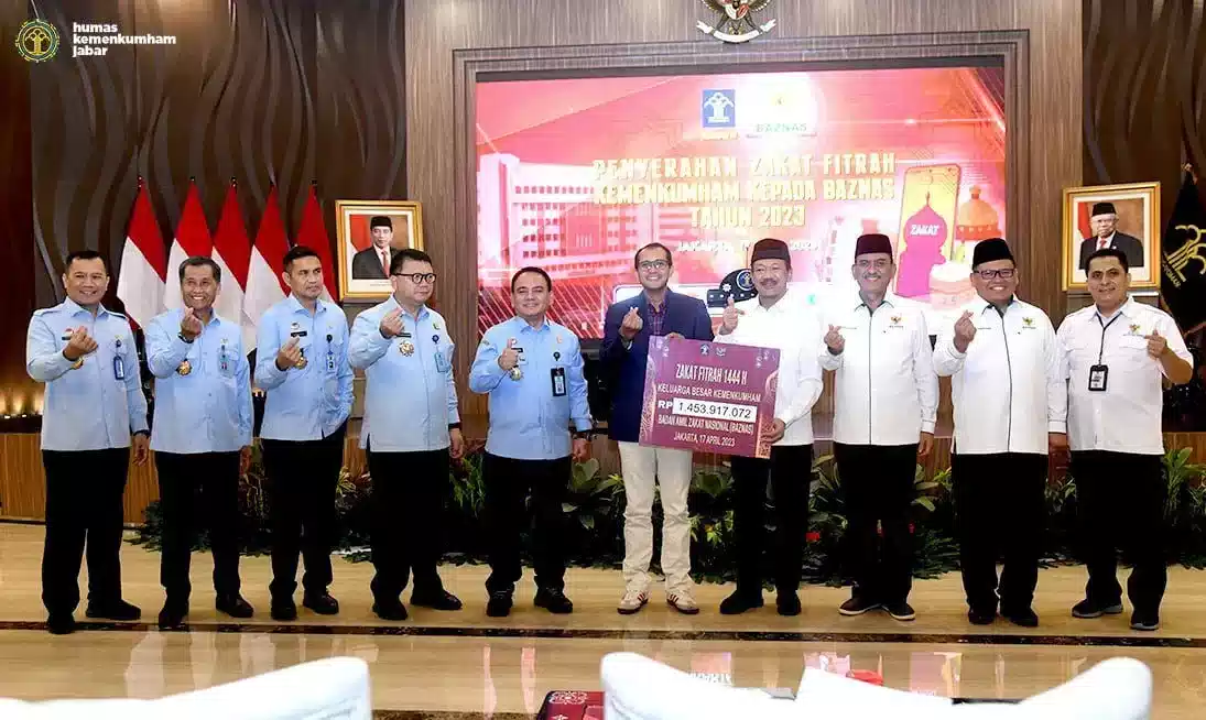 Keluarga Besar Kemenkunham Serahkan Zakat Fitrah Pada BAZNAS, Simak Kegiatannya I Teras Media