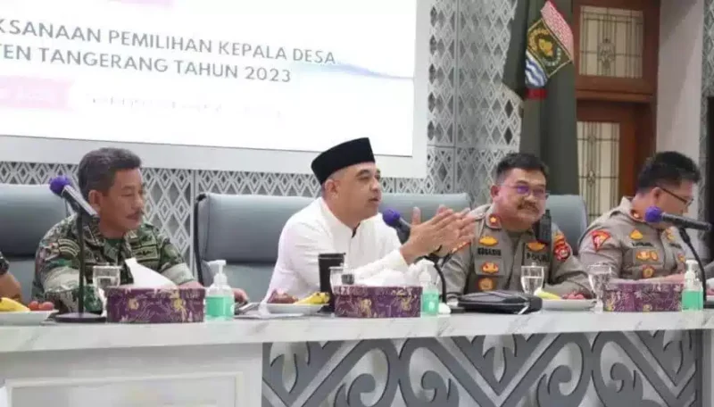 Keterangan Foto: Rapat Koordinasi Pimpinan Daerah (Forkopimda) terkait pelaksanaan Pilkades serentak di Aula Pendopo Bupati Tangerang, Jumat (19/5/23).