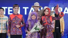 Foto: Fashion Designer Perwakilan Kabupaten Tangerang Raih Juara 3 di Karya Kreatif Banten 2023. Minggu (21/5).