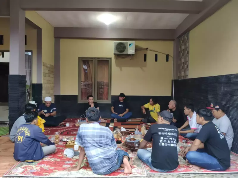 Keterangan foto : Sebanyak 30 perwakikan komunitas mtb yang terdata berkumpul melakukan pemilihan pengurus organisasi yang nantinya akan membawahi semua komunitas mtb yang ada di NTB, Selasa (2/5/2023)