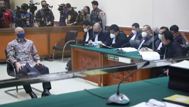 Sidang Putusan Eks Kapolda Sumbar Atas Kasus Narkotika I Teras Media