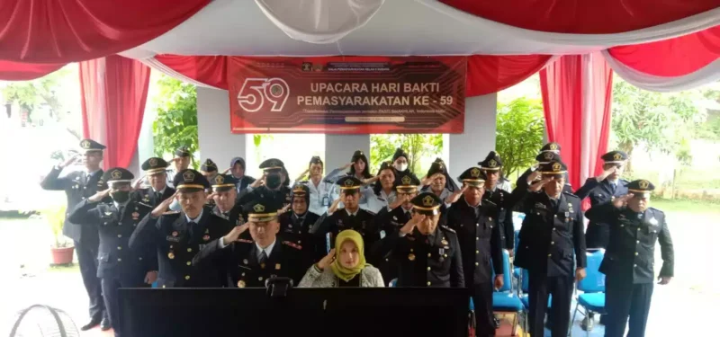 Keterangan foto : Bapas Subang ikuti upacara secara virtual yang dipusatkan di Lapangan Upacara Kementerian Hukum dan HAM RI yang dipimpin langsung Menteri Hukum dan HAM, Yasonna Laoly, Selasa (2/5/2023)