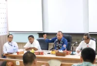 Keterangan foto : Tim Percrpatan Pelayanan Publik (TP3-red) mengadakan rapat pleno yang pertama dengan Plt Walikota Bekasi Tri Adhianto, Jumat (5/5/2023)