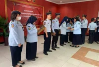 Keterangan foto : Bapas Kelas II Bogor Wilayah Kementerian Hukum dan HAM Jawa Barat menyelenggarakan upacara pengukuhan kenaikan pangkat untuk 7 pegawai, Senin (8/5/2023)