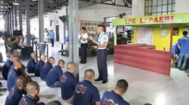 Lapas Cirebon Kementerian Hukum dan HAM Jawa Barat Sosialisasikan Keterampilan Kerja Pada Warga binaan Pemasyarakatan Baru, (Senin, 8/5/2023) 