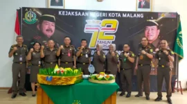 Keterangan foto : Kejaksaan Negeri Kota Malang melaksanakan upacara peringatan HUT ke-72 Persatuan Jaksa Indonesia (Persaja). Upacara HUT ke-72 Persaja ini juga dilaksanakan serentak di seluruh Indonesia pada hari Senin, 8 Mei 2023.