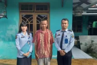 Keterangan foto : Petugas Pemasyarakatan Bapas Subang saat wawancara Klien, Senin (8/5/2023)