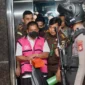 Keterangan foto : Tim Jaksa Penyidik Pidana Khusus (Pidsus) Kejaksaan Tinggi Sulawesi Selatan kembali menetapkan dua tersangka baru terkait kasus dugaan korupsi penyimpangan penetapan nilai pasar, Senin (8/5/2023)