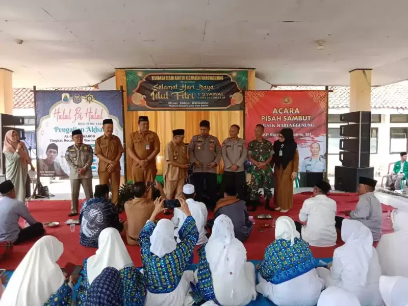 Keterangan foto : kepolisian sektor (Polsek) Warunggunung mengadakan acara pisah sambut untuk pejabat kapolsek lama dengan yang baru. Acara tersebut dilakukan di Kecamatan Warunggunung, Selasa (9/5/2023)