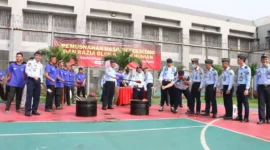 Keterangan foto : Lapas Banceuy Kementerian Hukum Dan HAM Jawa Barat Musnahkan Hasil Razia Blok Kamar Hunian, (Selasa, 9/5/2023) 