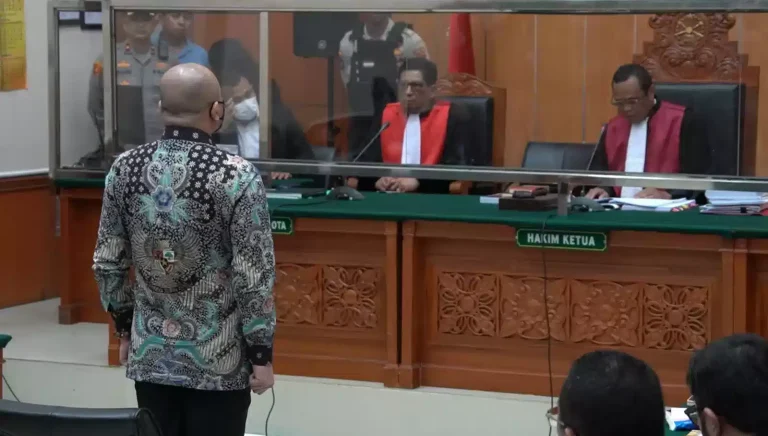 IMG-20230509-WA0136 Eks Kapolda Sumbar Irjen Teddy Lolos Dari Vonis Maut I Teras Media