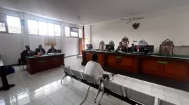 Keterangan foto : Tim Jaksa Penuntut Umum Kejaksaan Negeri Kabupaten Bandung atau Tim JPU Kejari Kabupaten Bandung menuntut Achmad Majudin Syam Pradipta, S.E/ACM M. Syam Pradipta S. S.E Bin Cucu Ahmad dituntut Pidana Penjara selama 5 dan tahun 6 bulan, Rabu (10/5/2023)