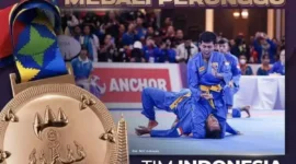 Pegawai Lembaga Pemasyarakatan (Lapas) Kelas II B Tabanan, Bali, Efrie Surya Perdana, mempersembahkan medali perunggu untuk Indonesia di ajang SEA Games 2023 Kamboja, (Rabu, 10/5/2023) 