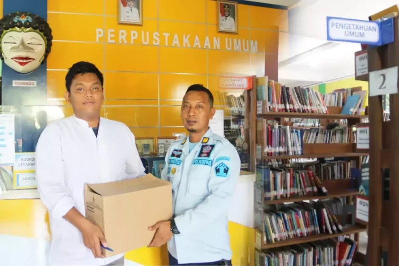 Tingkatkan literasi warga binaan, lapas cirebon berkolaborasi dengan perpustakaan umum kota cirebon, (Kamis, 11/5/2023) 