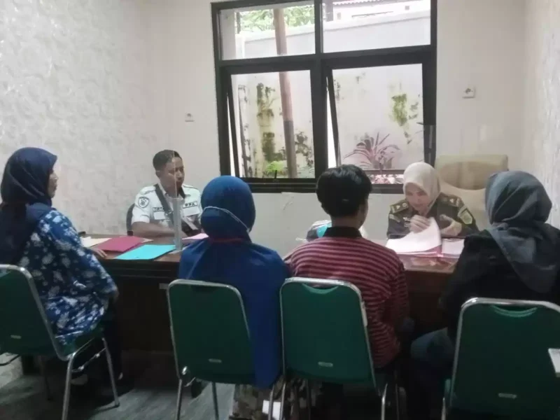 PK Bapas Subang Laksanakan Pendampingan Anak Tahap II Dengan Sambangi Kejaksaan, (Kamis, 11/5/2023) 