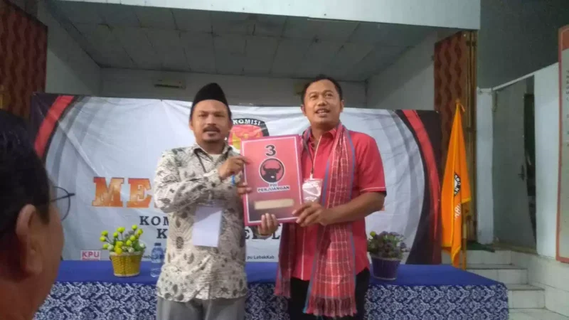 Dewan Pimpinan Cabang Partai Demokrasi Indonesia Perjuangan Resmi Daftarkan Bacaleg Ke KPU Lebak, (Kamis, 11/5/203) 