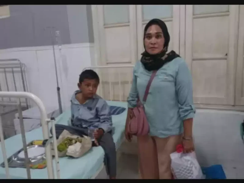Keterangan Foto : Muhammad Hafiz Yang Menderita Usus Keluar di Berikan Rujukan Oleh Pemerintah Kota Tanjung Balai, (Jum'at, 12/5/2023) 
