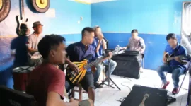 Lapas Cirebon Kembangkan Bakat Warga Binaan Pemasyarakatan Dengan Latihan Band, (Sabtu, 13/5/2023) 