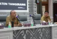 Keterangan Foto: Bupati Zaki saat memimpin rapat koordinasi dengan para camat di Aula Pendopo Bupati Tangerang, Senin, (15/5/23).