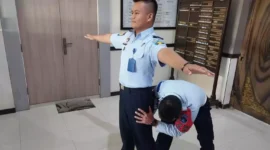 Lapas Cirebon lakukan pemeriksaan kepada seluruh pegawai yang akan memasuki kantor atau area dalam Lapas, (Selasa, 16/5/2023) 