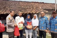 Foto: Muspika Pakuhaji Tinjau RTLH milik ibu umi. Rabu (17/5).