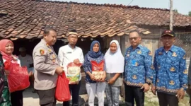 Foto: Muspika Pakuhaji Tinjau RTLH milik ibu umi. Rabu (17/5).