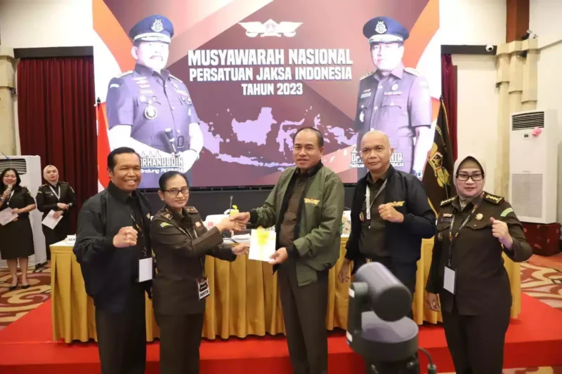 Keterangan foto : Kejaksaan Tinggi DKI Jakarta dengan bangga telah meraih peringkat pertama dalam kategori Kejaksaan Tinggi dengan Kualitas Evaluasi Kinerja dan Anggaran Terbaik Tahun 2022, Kamis (18/5/2023)
