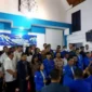 Keterangan foto : Foto: Ketua DPD GAMKI Provinsi DKI Jakarta, Rapen AM Sinaga, ketika menerima bendera dan pataka dari Wakil Ketua Umum DPP GAMKI, Sherly Wattimena, dalam proses Pelantikan Pengurus DPD GAMKI Jakarta, di Gereja Huria Kristen Indonesia (HKI) Tanjung Priuk, Jakarta Utara, pada Rabu malam (10/05/2023)