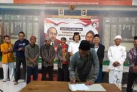 Sejumlah Tokoh Lintas Agama Membuat Pernyataan Perdamaian dunia di Makam Wahidin Sudiro Husod, (Sabtu, 20/5/2023)