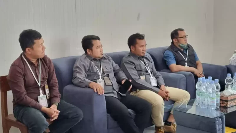 Keterangan Foto : KPU Dan Bawaslu Jawa Barat Koordinasi Rekapitulasi Pemutakhiran Data Hak Pilih Warga Binaan Pemasyarakatan Di Lapas Indramayu, (Selasa, 23/5/2023) 