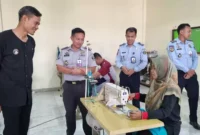 Kepala Lembaga Pemasyarakatan (Lapas) Kelas IIB Indramayu melaksanakan kunjungan kerja ke Balai Latihan Kerja (BLK), (Selasa, 23/5/2023)