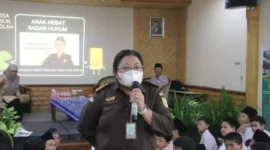 Keterangan foto : Kejaksaan Negeri (Kejari) Kota Malang melaksanakan program Jaksa Masuk Sekolah, Jumat (26/5/2023)