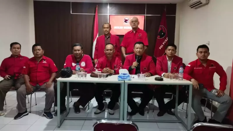Keterangan foto : Badan Bantuan Hukum dan Advokasi Rakyat (BBHAR) PDIP Kota Bekasi mendorong agar pihak kepolisian Kota Bekasi melalui Cyber bisa menyelidiki dan mengungkap secara cepat pelaku vandalisme yang menyerang secara pribadi Plt Walikota, Sabtu (27/5/2023)