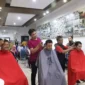 Foto: Kegiatan Pesta Cukur Rambut Gratis digelar serentak pada kantor pertanahan se-Indonesia.