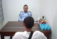 Keterangan foto : Pembimbing Kemasyarakatan (PK) Bapas Subang, Yogi Suprayogi, melaksanaan pembimbingan kepada klien anak, Selasa (30/5/2023)