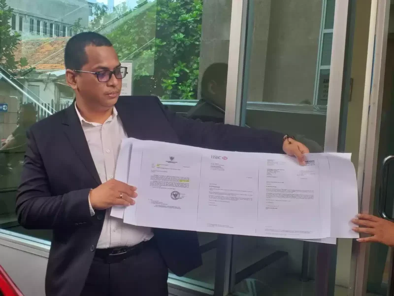 Keterangan foto : Kuasa hukum PT Bumi Gas Energi (BGE), Khersna Guntarto usai sidang di KIP, Selasa (30/5/2023)