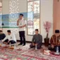 Foto: Camat Pakuhaji Asmawi saat memberikan arahan kepada calon jamaah haji Kecamatan Pakuhaji pada Rabu(10/5).