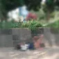 Poto : ODGJ yang di biarkan oleh pihak otoritas setempat menambah kesan kumuh alun alun rangkasbitung