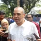 Foto: Bupati Tangerang A.Zaki Iskandar Bagikan Door Prize di Puncak Acara Perayaan Hari Buruh. Sabtu (6/5).
