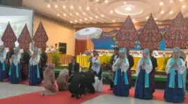 Poto : Edi Ruslani M. Pd, Saat memberikan wejangan kepada anak didiknya saat melakukan pelepasan