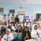 Keterangan foto : Para siswa-siswi sedang mengucapkan minal aidzin walfaidzin di ruangan kelas, Selasa (2/5/2023)
